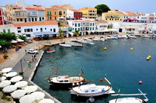 Îles Baléares : Décret-loi contre le tourisme de l’excès<br>Islas Baleares: Decreto ley contra el turismo de excesos | Alfredo et Bayssieres